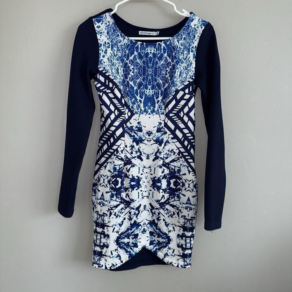 Peppermayo Woman’s Long sleeve Dress Sz 6 Blue White Abstract Asymmetrical Hem - Picture 2 of 10